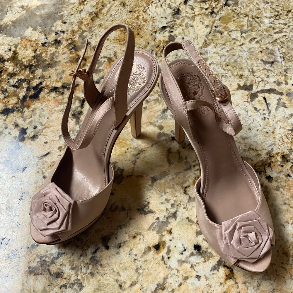 Vince Camuto Lively - Picture 1 of 6